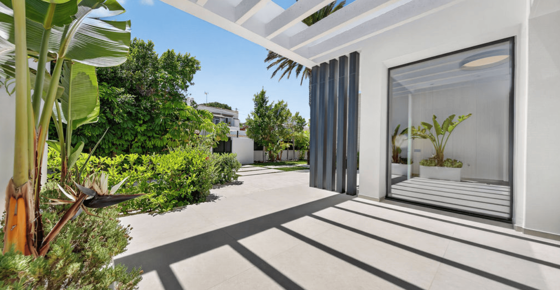 4-bed Villa in La Nucia — Luxury villa for sale in El Albir with panoramic sea views and designer garage | Villa Vega, photo 55