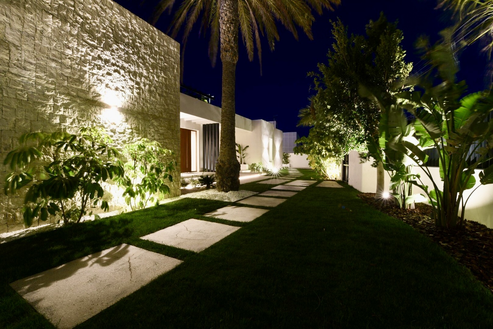 4-bed Villa in La Nucia — Luxury villa for sale in El Albir with panoramic sea views and designer garage | Villa Vega, photo 48