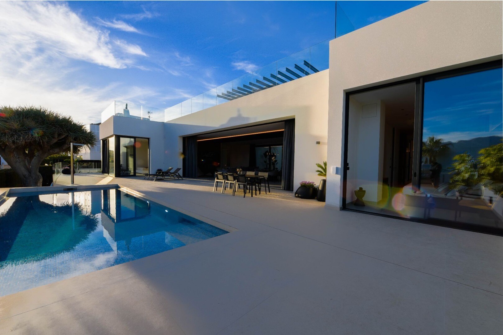 4-bed Villa in La Nucia — Luxury villa for sale in El Albir with panoramic sea views and designer garage | Villa Vega, photo 44