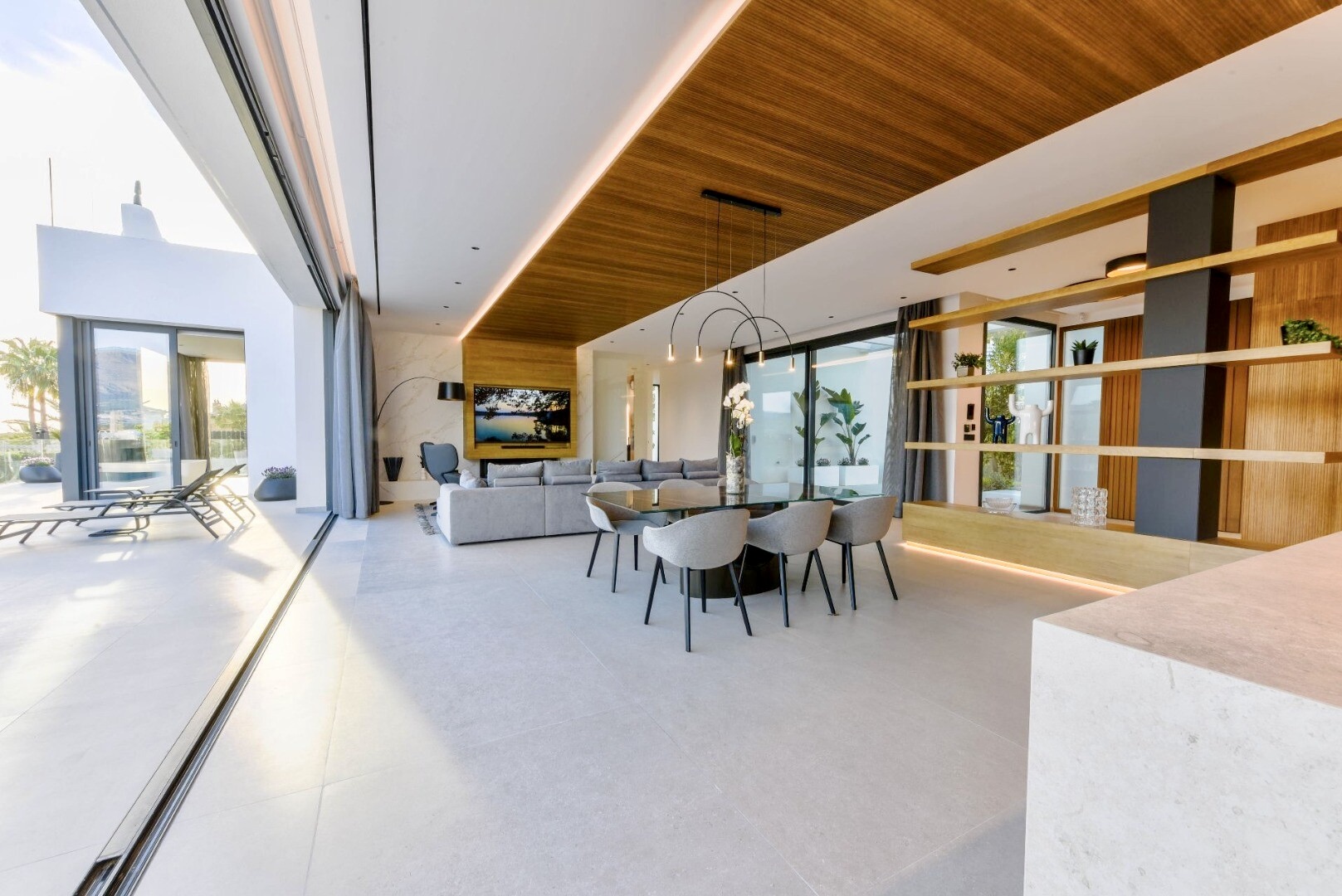 4-bed Villa in La Nucia — Luxury villa for sale in El Albir with panoramic sea views and designer garage | Villa Vega, photo 5