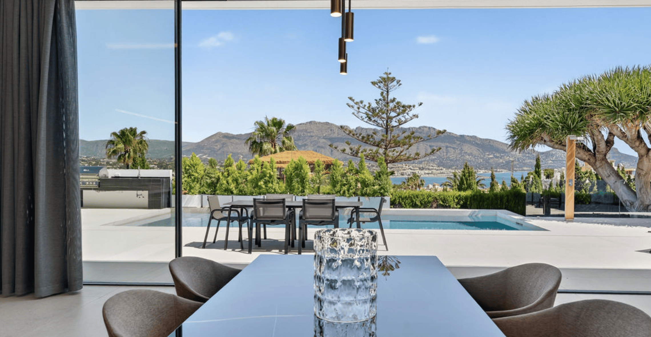 4-bed Villa in La Nucia — Luxury villa for sale in El Albir with panoramic sea views and designer garage | Villa Vega, photo 16