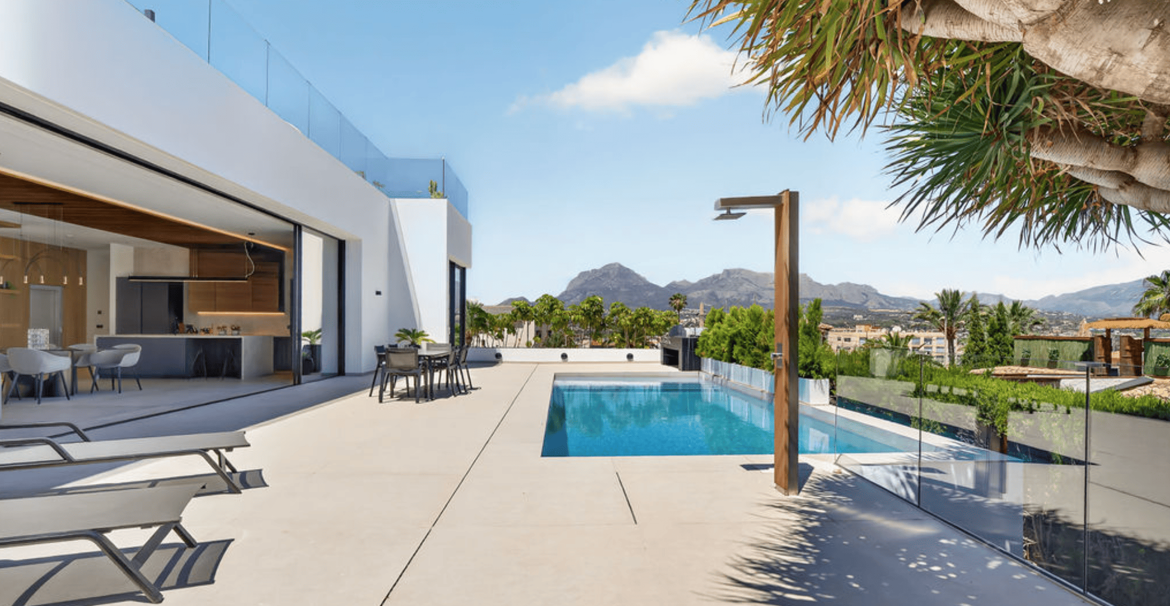 4-bed Villa in La Nucia — Luxury villa for sale in El Albir with panoramic sea views and designer garage | Villa Vega, photo 9