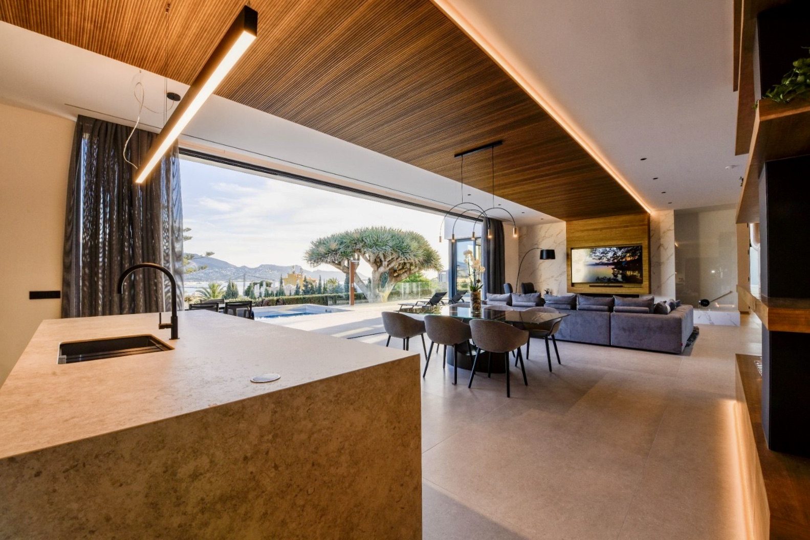 4-bed Villa in La Nucia — Luxury villa for sale in El Albir with panoramic sea views and designer garage | Villa Vega, photo 13