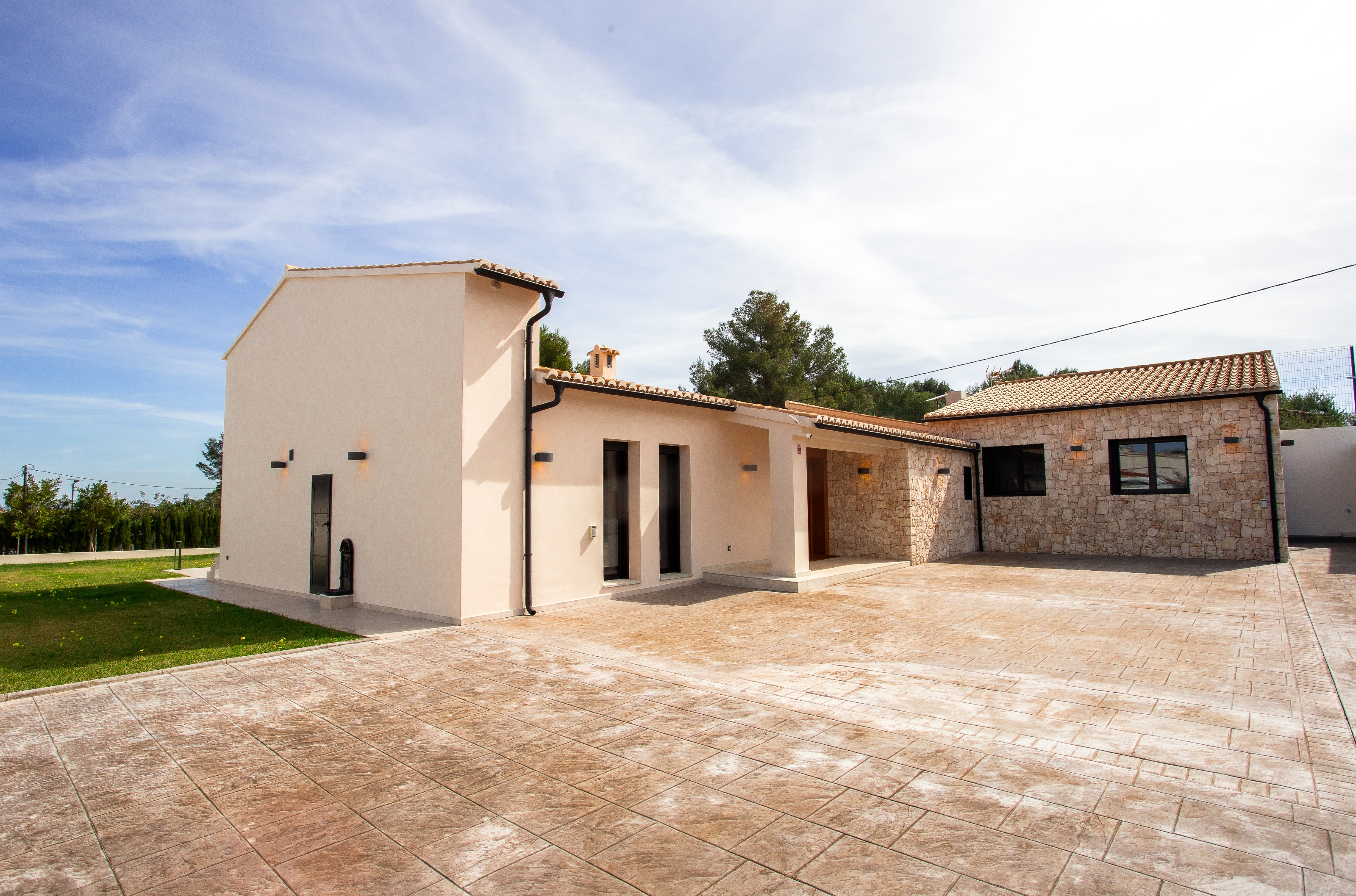 3-bed Villa in Denia — Stunning Villa in Denia with Private Pool and Countryside Views, photo 3