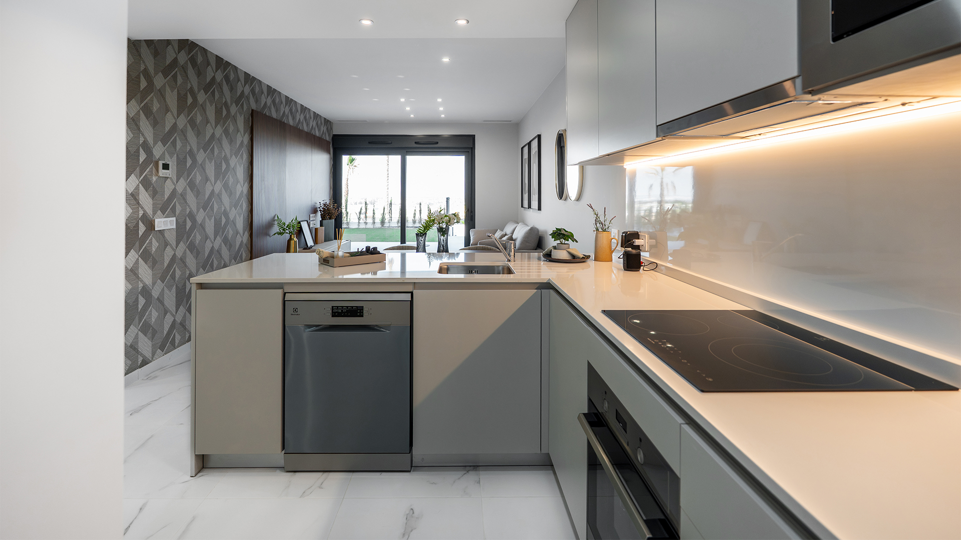 2-bed Apartment in Torrevieja (Alicante) — Discover Luxury Living in Torrevieja's Lagoons Village, photo 5