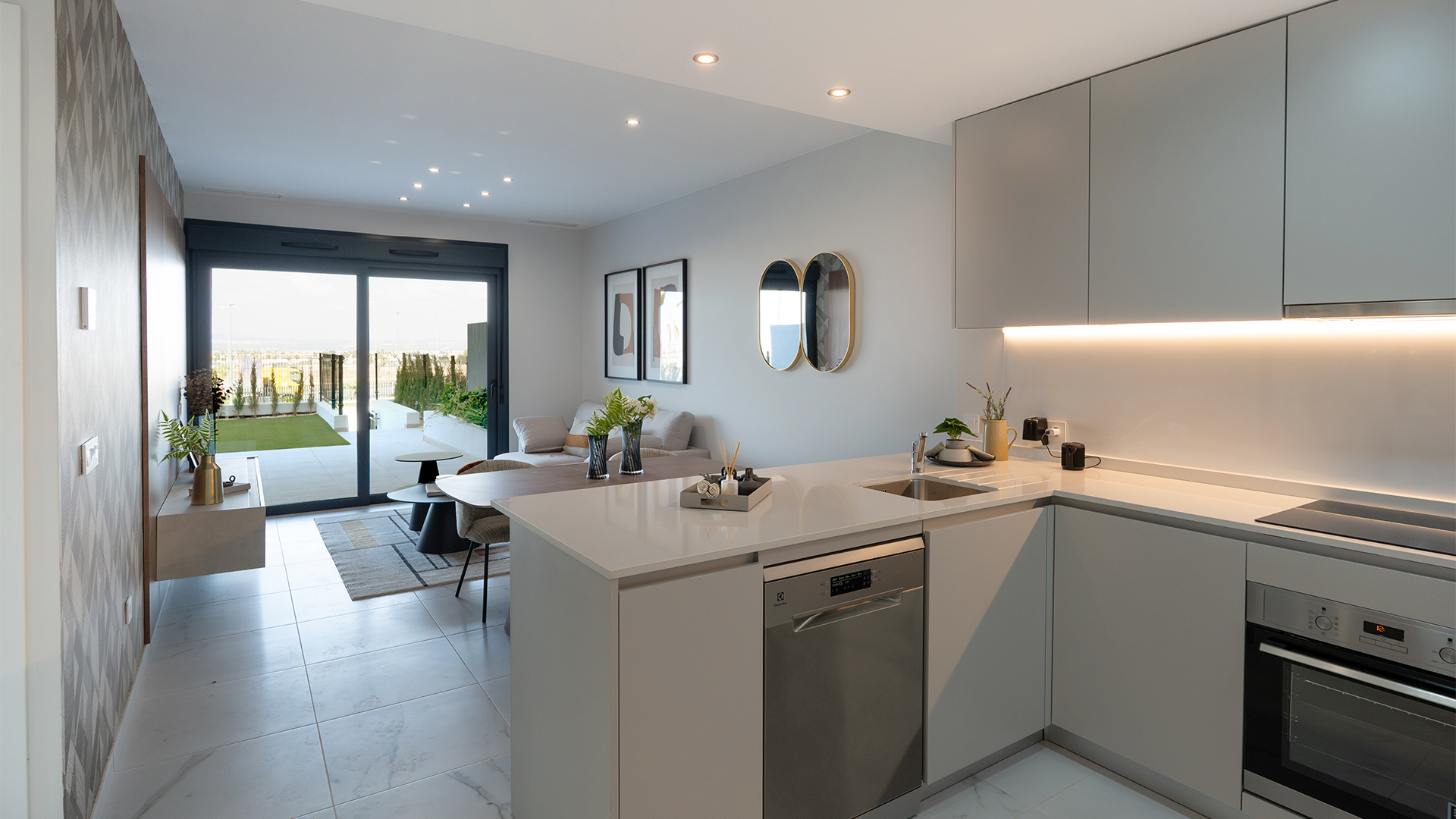 2-bed Apartment in Torrevieja (Alicante) — Discover Luxury Living in Torrevieja's Lagoons Village, photo 3